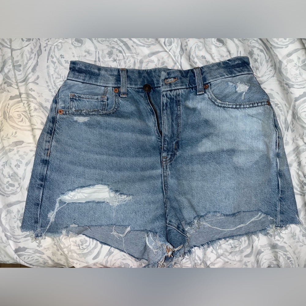 American Eagle Curvy Mom Shorts size 6 NWT distressed